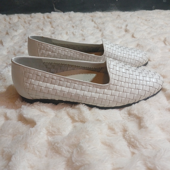 Trotters Liz White Woven Leather Slip On Loafer Size 8W Made In Brazil - Picture 3 of 9